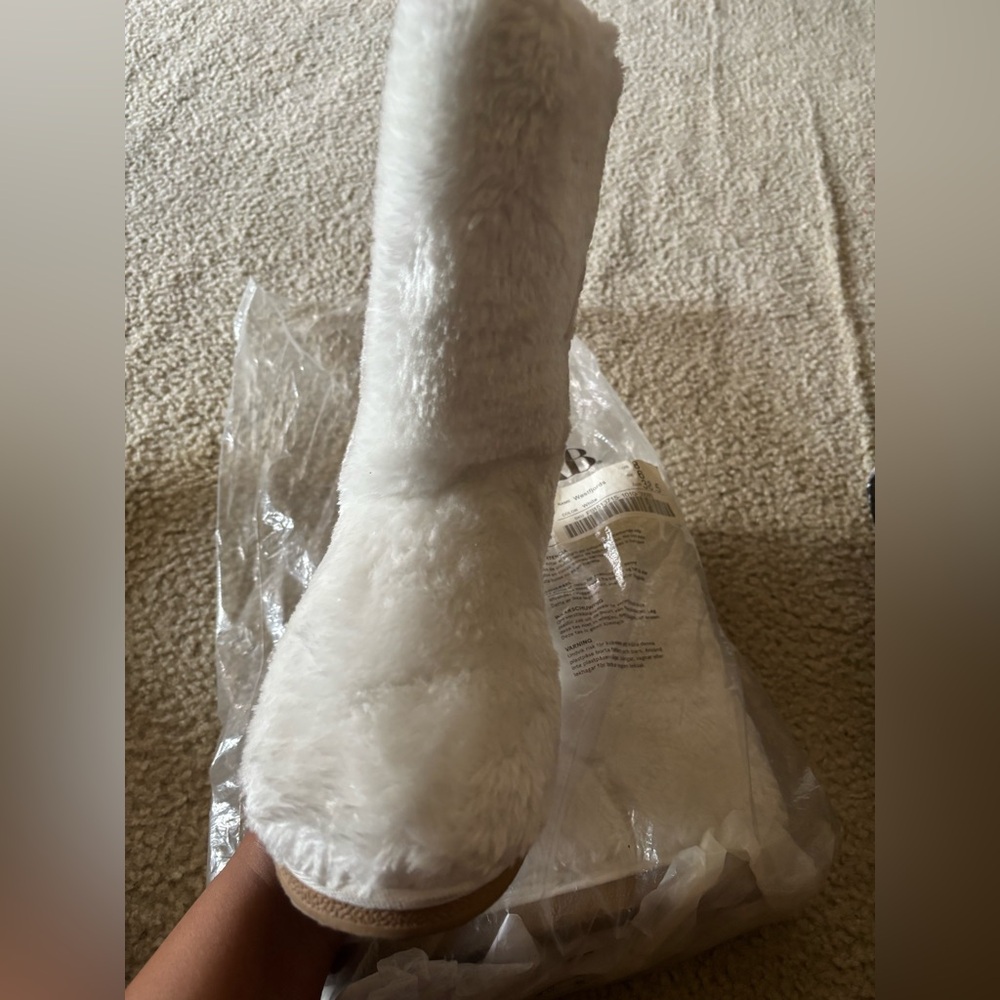 JustFab Plush White Boots
